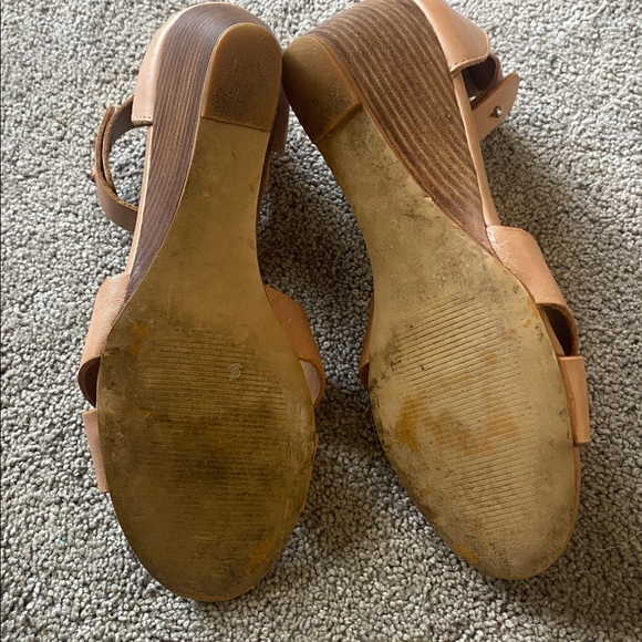 Steve Madden Nilla Camel Cross-Strap leather wedge sandal Sz 8 - Picture 5 of 6